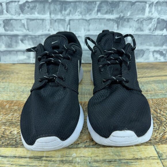 Nike Roshe Run One Black White Running Shoes 511882-094 Womens Size 7.5 - Picture 3 of 10